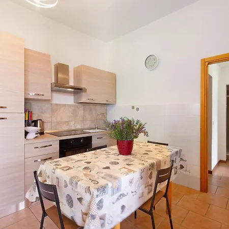 Castagno 2 Sentiero Del Viandante Bellano