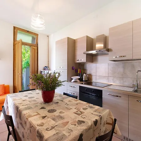 Castagno 2 Sentiero Del Viandante *