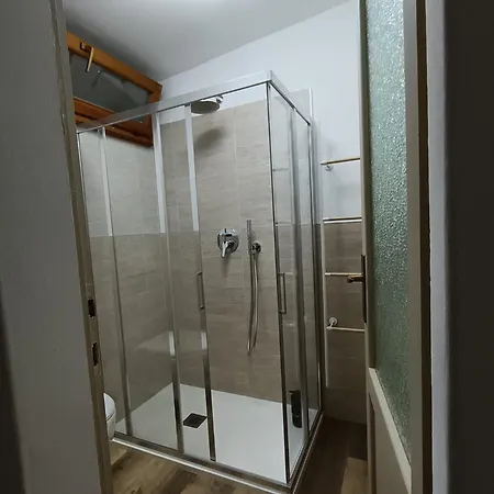 Castagno 2 Sentiero Del Viandante * Bellano