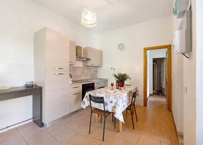 Castagno 2 Sentiero Del Viandante *