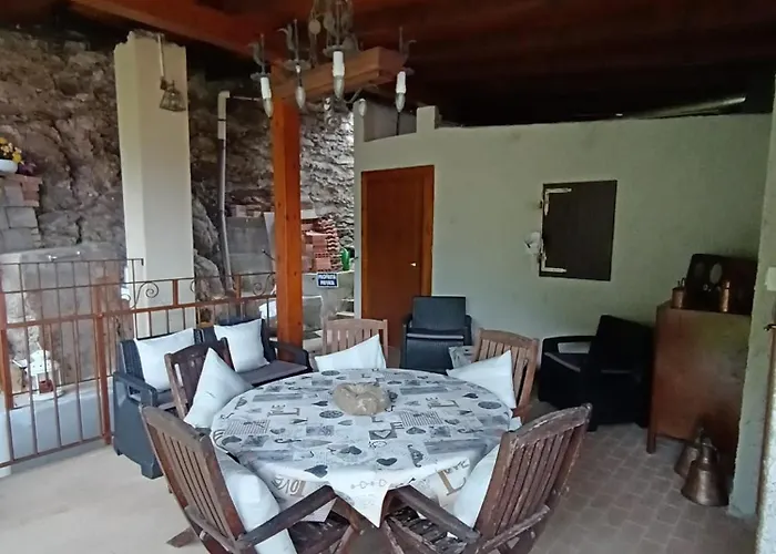 Castagno 2 Sentiero Del Viandante בלאנו