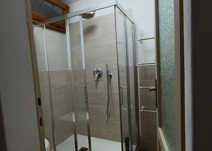 Castagno 2 Sentiero Del Viandante * בלאנו